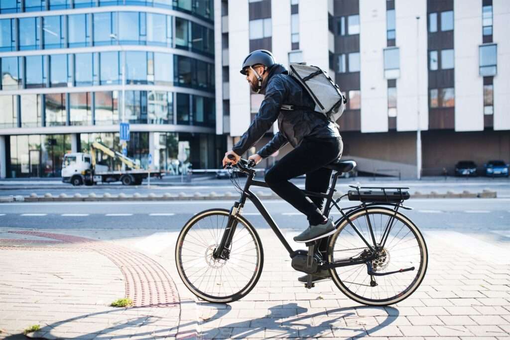 Perché la bici elettrica è meglio dello scooter. Ecco la nostra opinione -  Bike-Store