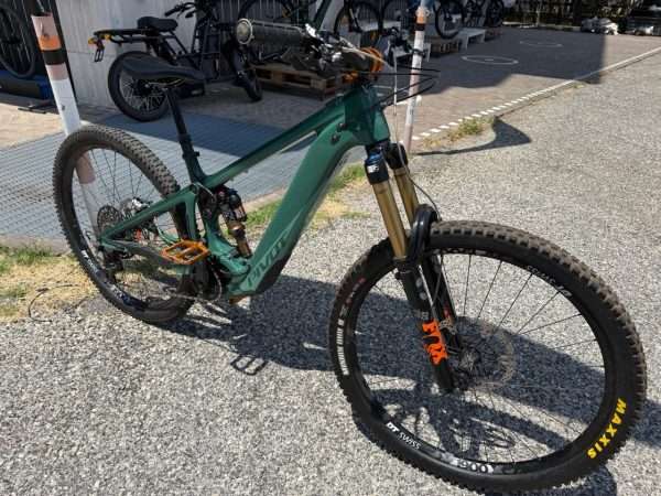 PIVOT SHUTTLE LT TEAM XTR 2023 TG M EP8 - immagine 2