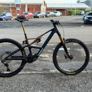 Orbea Rise LT M10 630Wh L custom Di2 blue Carbon view / Mettallic Chopper