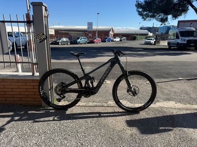 Pivot Shuttle SL/AM custom 2026 tg M